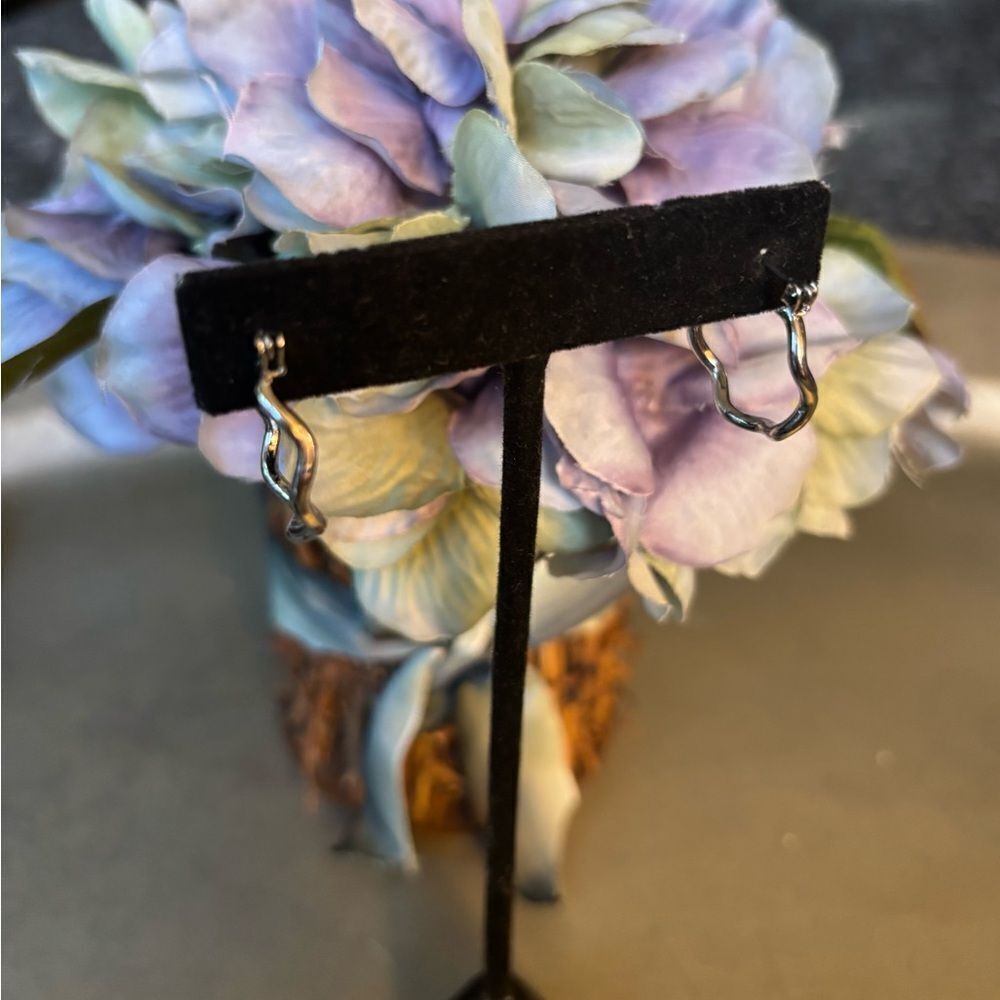 New! Women’s Dainty Silver Twist Hoop Earrings